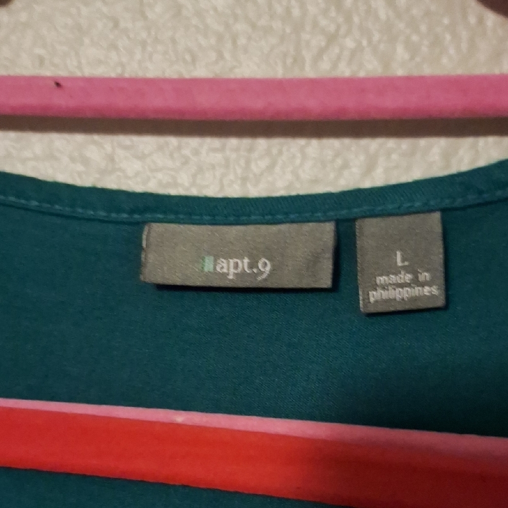 Apt. 9 Teal Top